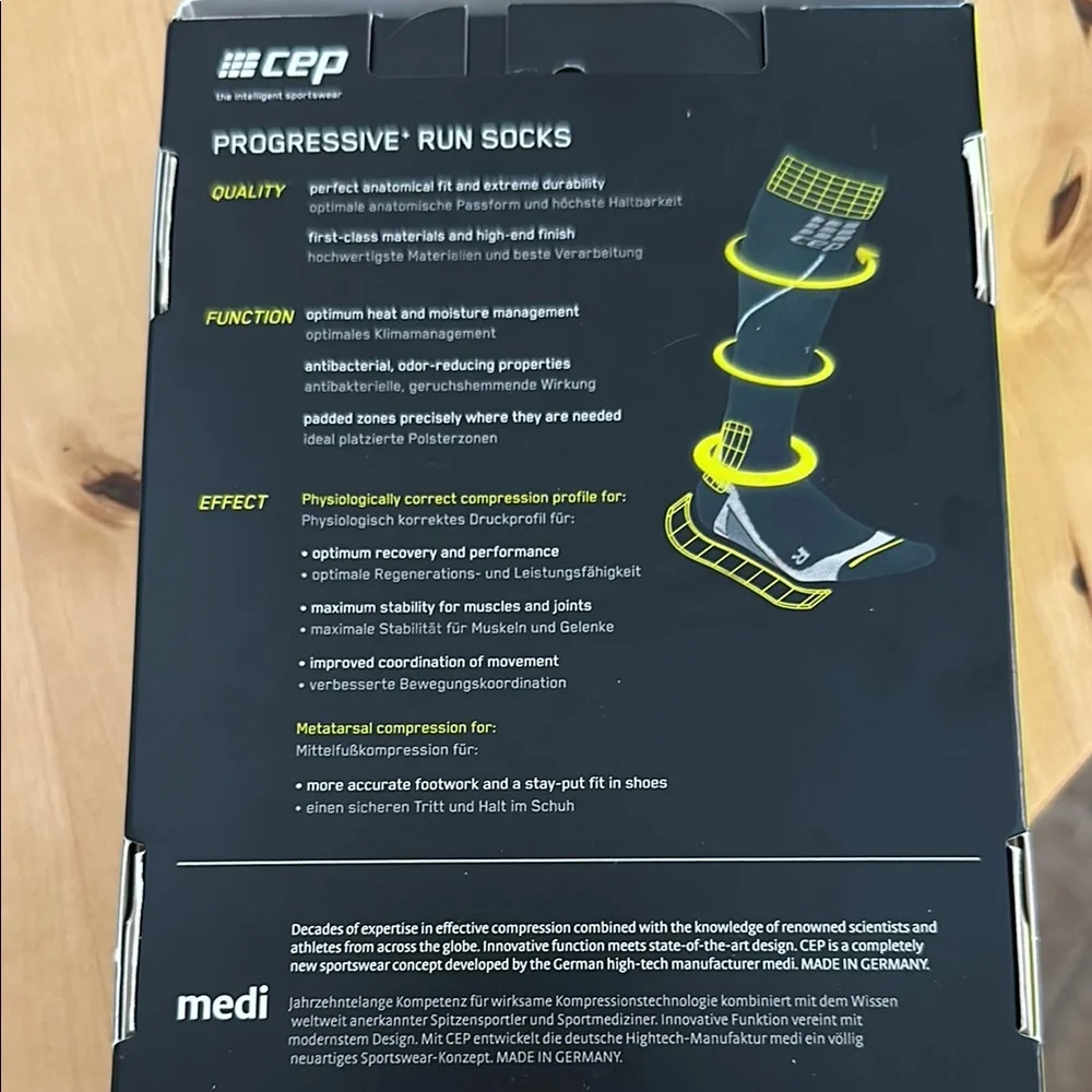 Men's Blue CEP Compression Running Socks - Picture 7 of 8